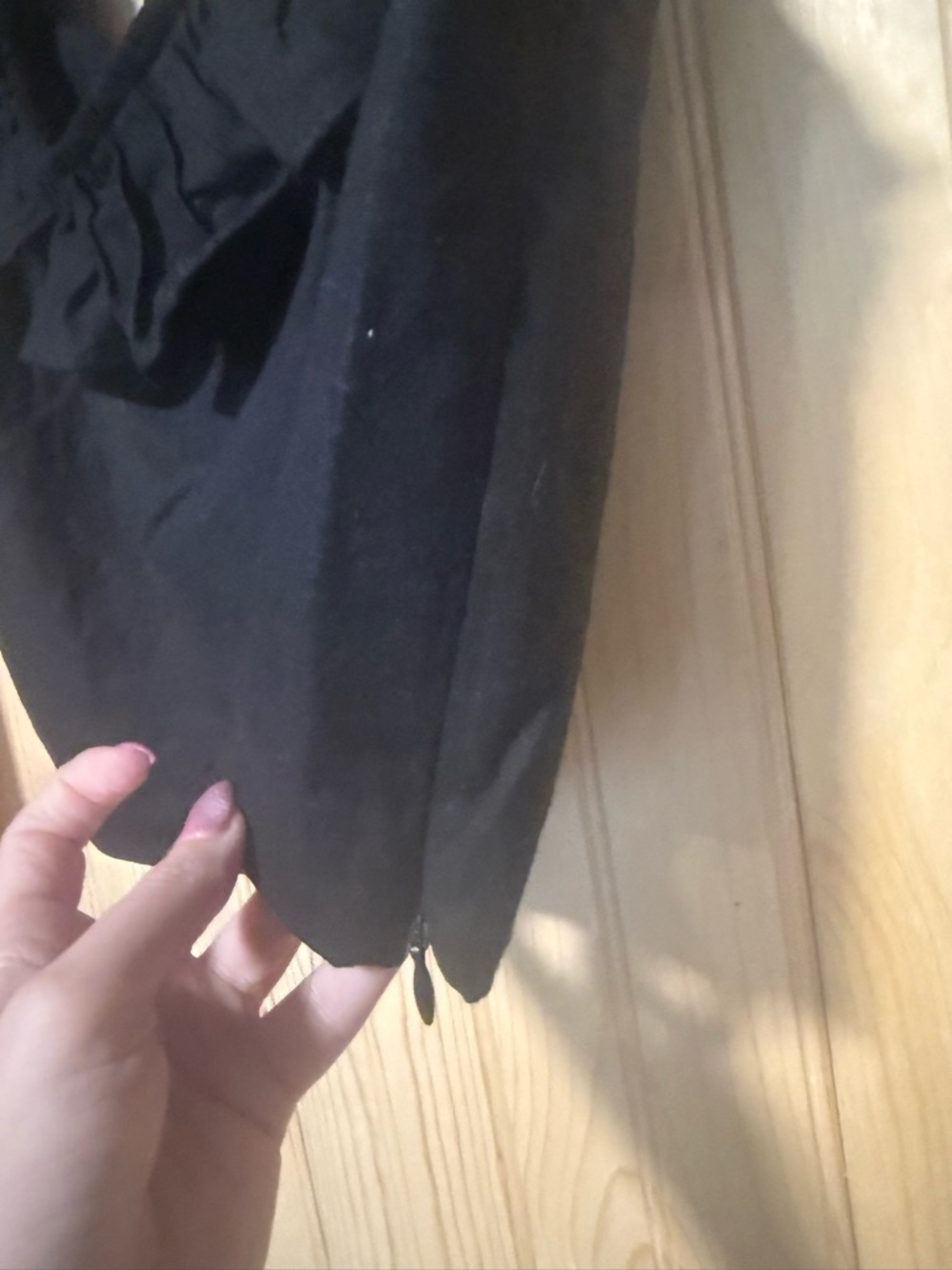 Express Black Ruffle Strap Crop Top - Picture 5 of 7